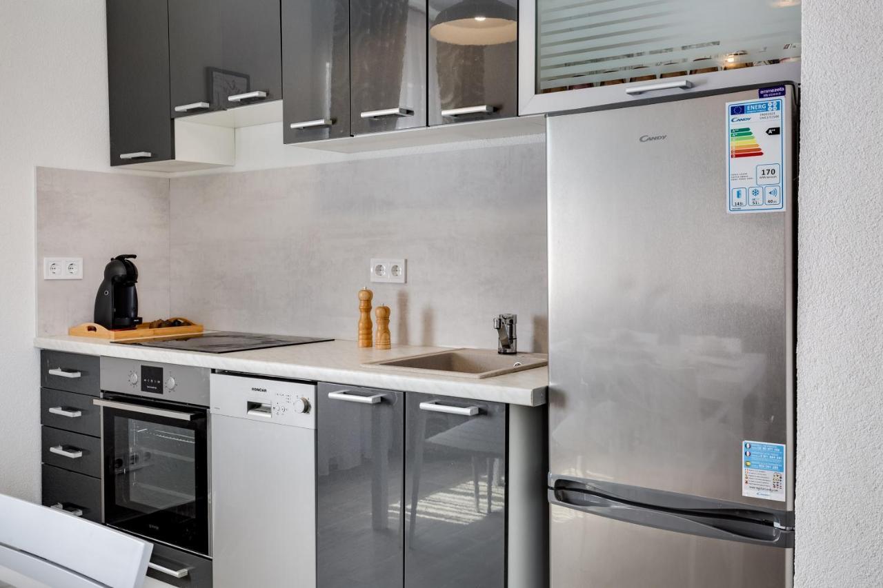 Apartmani Kastelina Vir Buitenkant foto