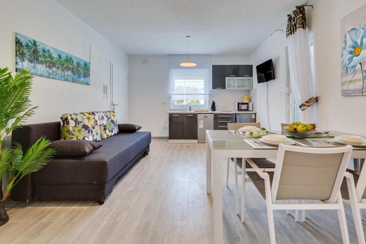 Apartmani Kastelina Vir Buitenkant foto