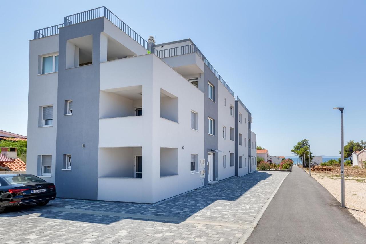 Apartmani Kastelina Vir Buitenkant foto