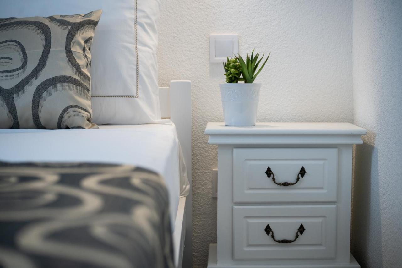 Apartmani Kastelina Vir Buitenkant foto