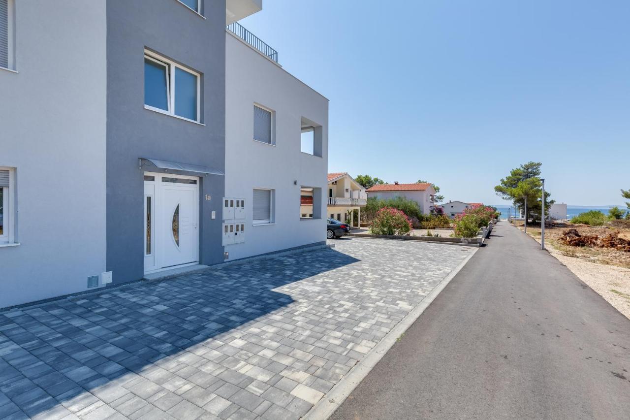 Apartmani Kastelina Vir Buitenkant foto
