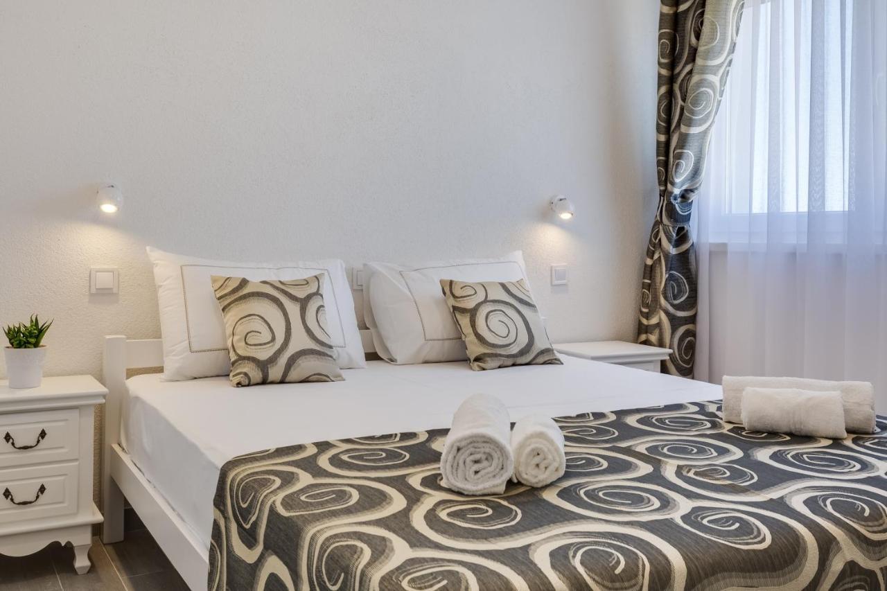 Apartmani Kastelina Vir Buitenkant foto