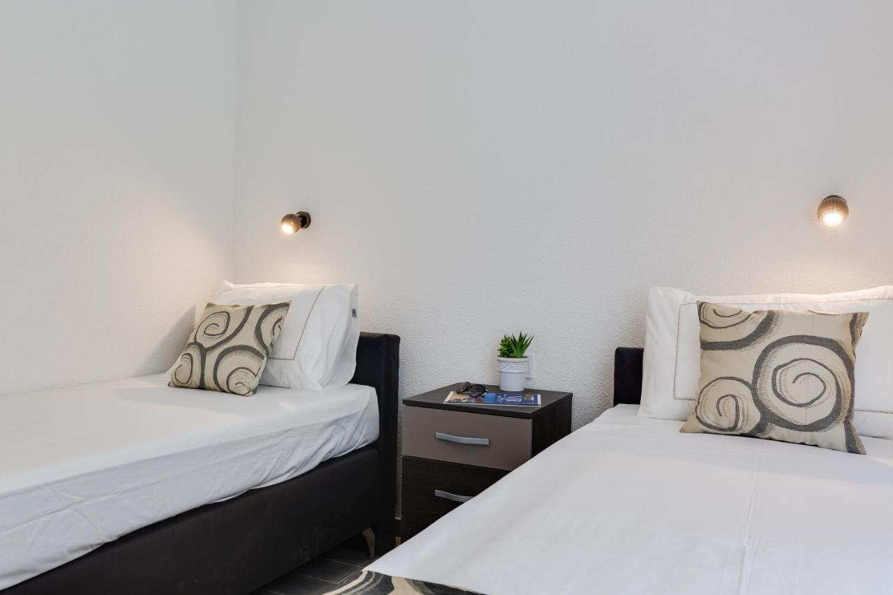 Apartmani Kastelina Vir Buitenkant foto
